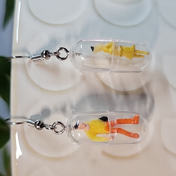 Jewelry - Encapsulated People Drop Earrings, unisex